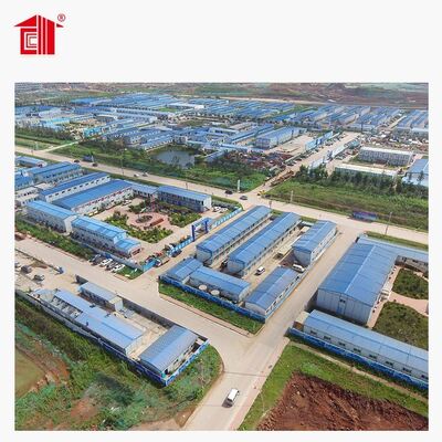 บ้านสำเร็จรูป T Model ที่ปรับแต่งได้ โครงเหล็ก Q235 Q345 ป้องกันการกัดกร่อน บ้านสำเร็จรูป