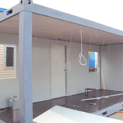 Qualité Maison modulaire de luxe dotée d'une disposition intelligente, d'une isolation à haut rendement et d'une construction à risque d'incendie A1 Usine
