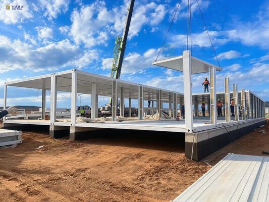 Chất lượng Nhà container di động mô-đun có thể mở rộng với xếp hạng chống cháy A1 và tường rèm nhôm kính đôi Nhà máy